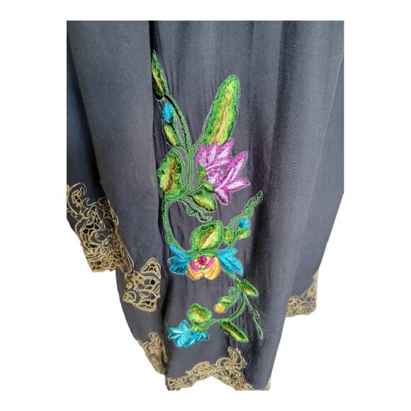 Krista Lee Embroidered Beaded Tunic Dress Size Medium Gray Floral - Picture 4 of 6